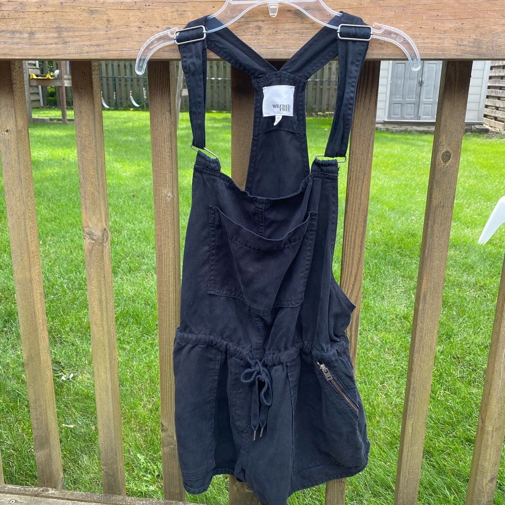 Wilfred free Black Overall Shorts